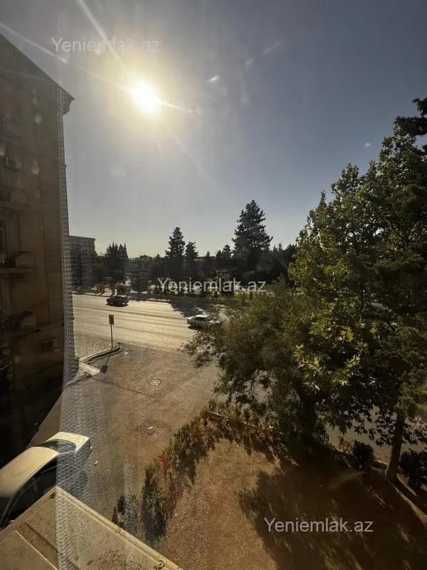 Satılır 3 otaqlı köhnə tikili 90 m²