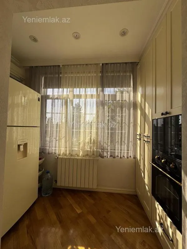 Satılır 3 otaqlı köhnə tikili 90 m²