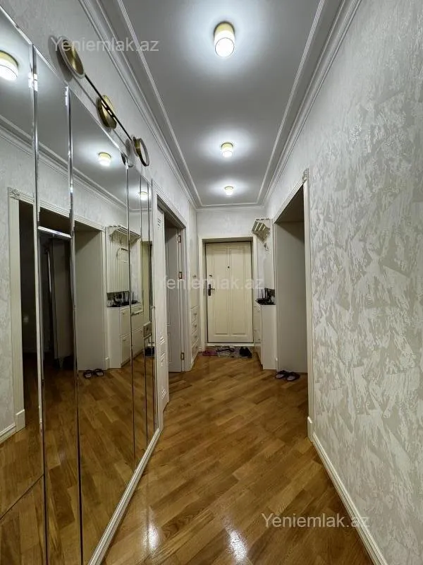 Satılır 3 otaqlı köhnə tikili 90 m²