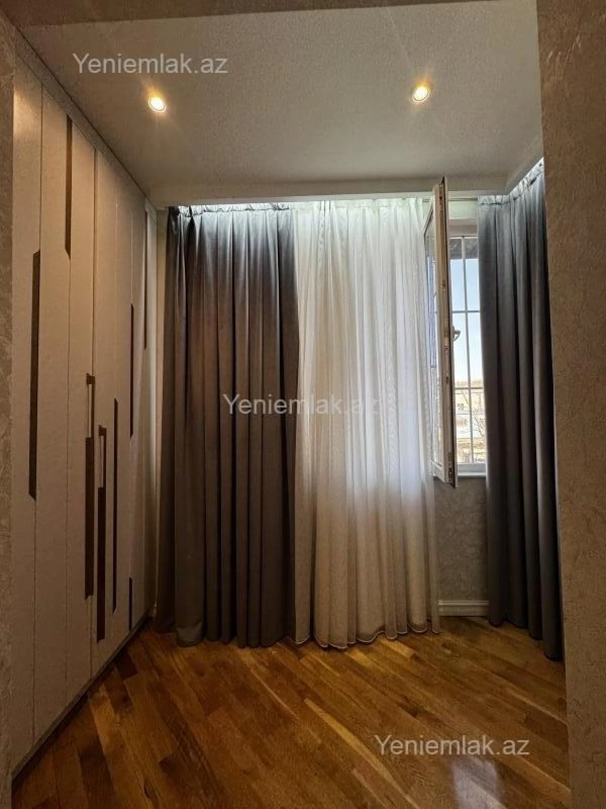 Satılır 3 otaqlı köhnə tikili 90 m²