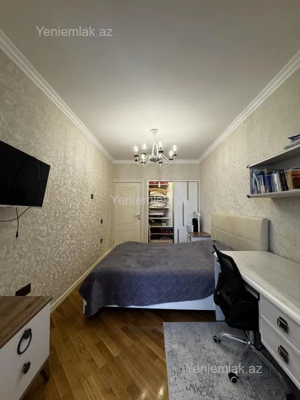 Satılır 3 otaqlı köhnə tikili 90 m²