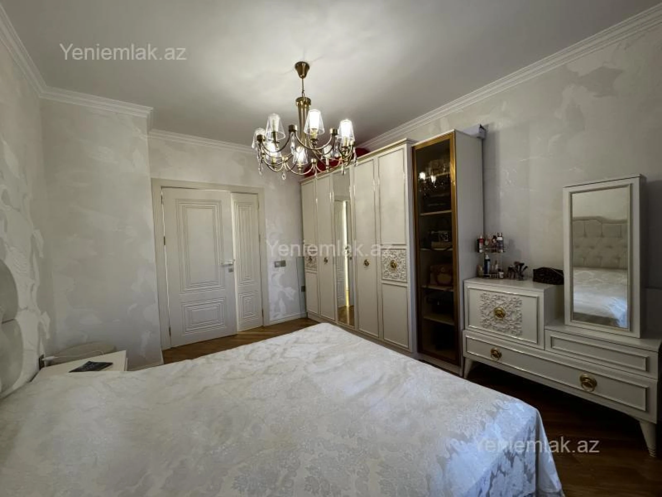 Satılır 3 otaqlı köhnə tikili 90 m²