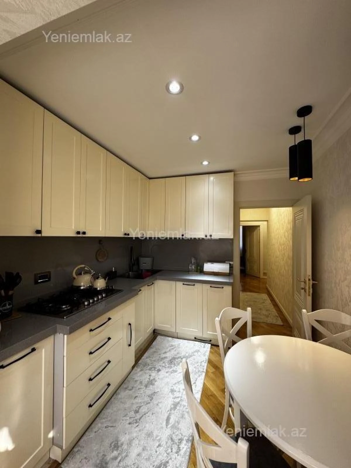 Satılır 3 otaqlı köhnə tikili 90 m²