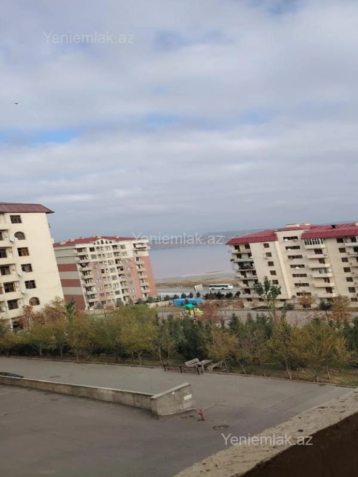 Satılır 3 otaqlı yeni tikili 90 m²