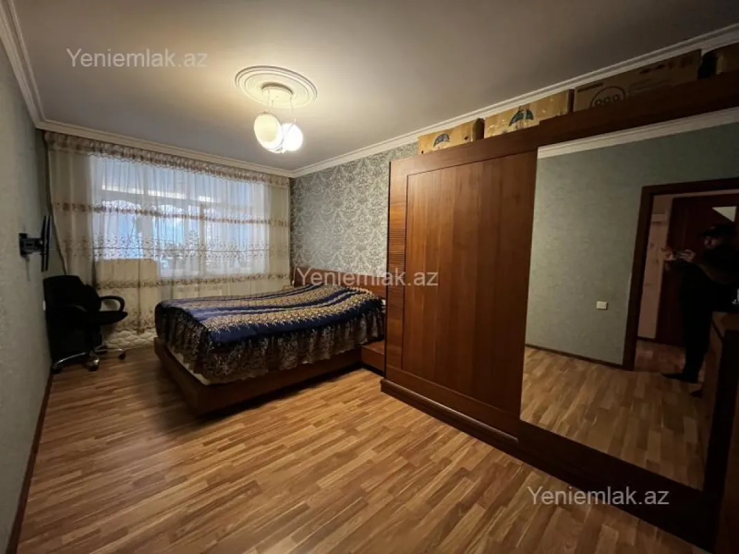 Satılır 3 otaqlı köhnə tikili 76 m²