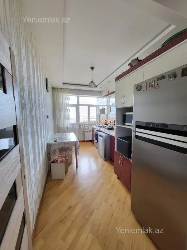 Satılır 2 otaqlı yeni tikili 76 m²