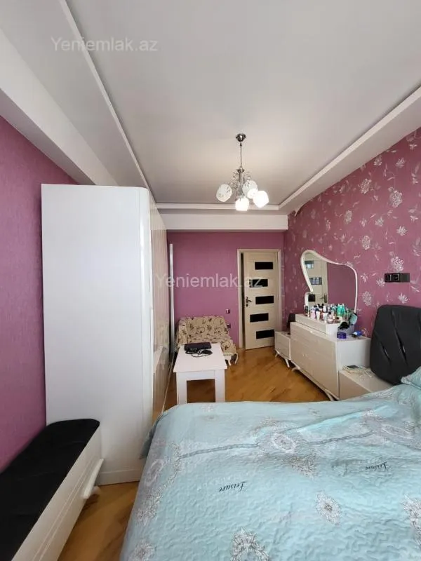 Satılır 2 otaqlı yeni tikili 76 m²