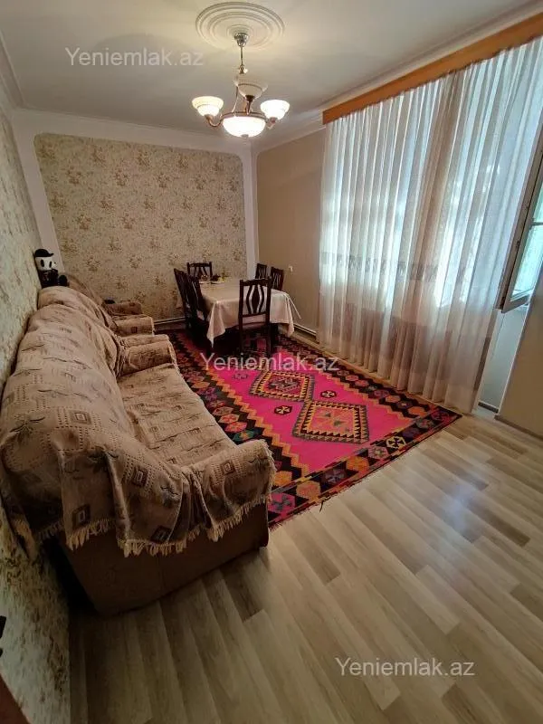 Satılır 2 otaqlı köhnə tikili 50 m²