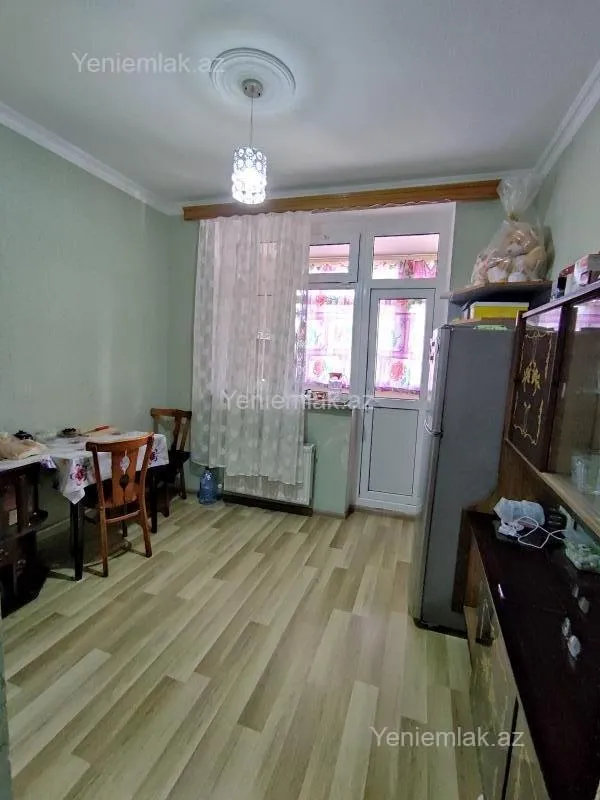 Satılır 2 otaqlı köhnə tikili 50 m²