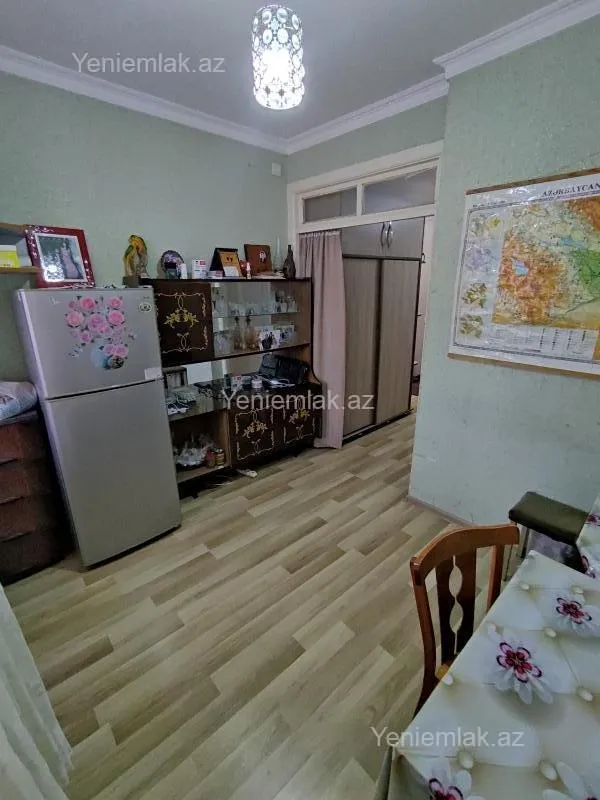 Satılır 2 otaqlı köhnə tikili 50 m²