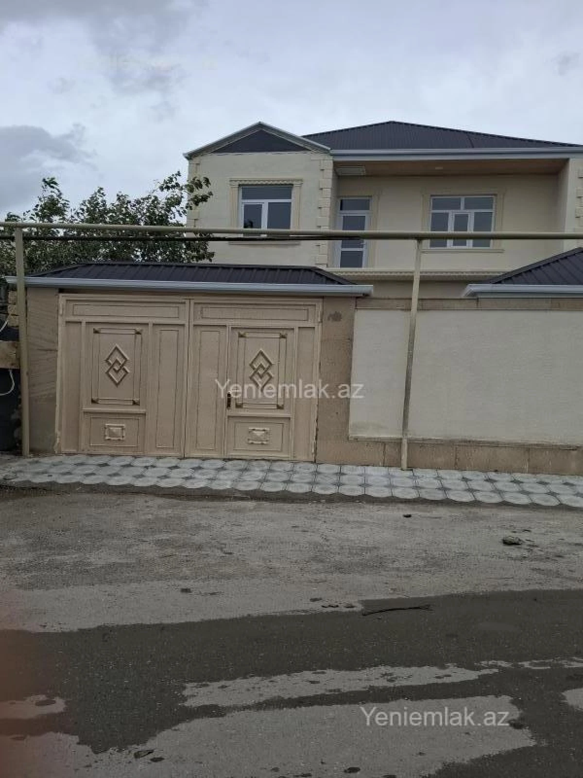 Satılır 4 otaqlı həyət evi 160 m²