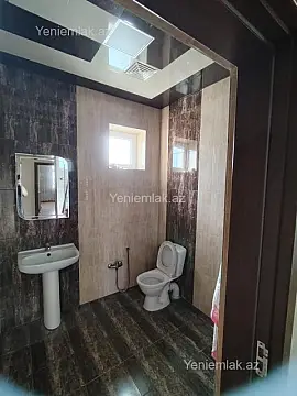 Satılır 5 otaqlı həyət evi 240 m²