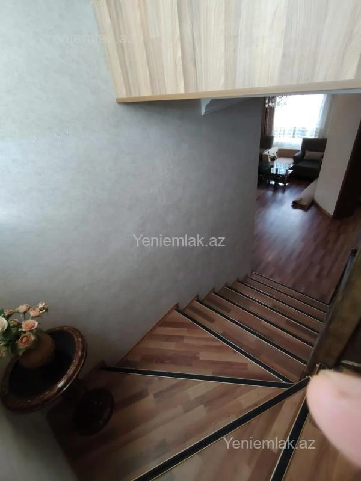 Satılır 5 otaqlı həyət evi 240 m²