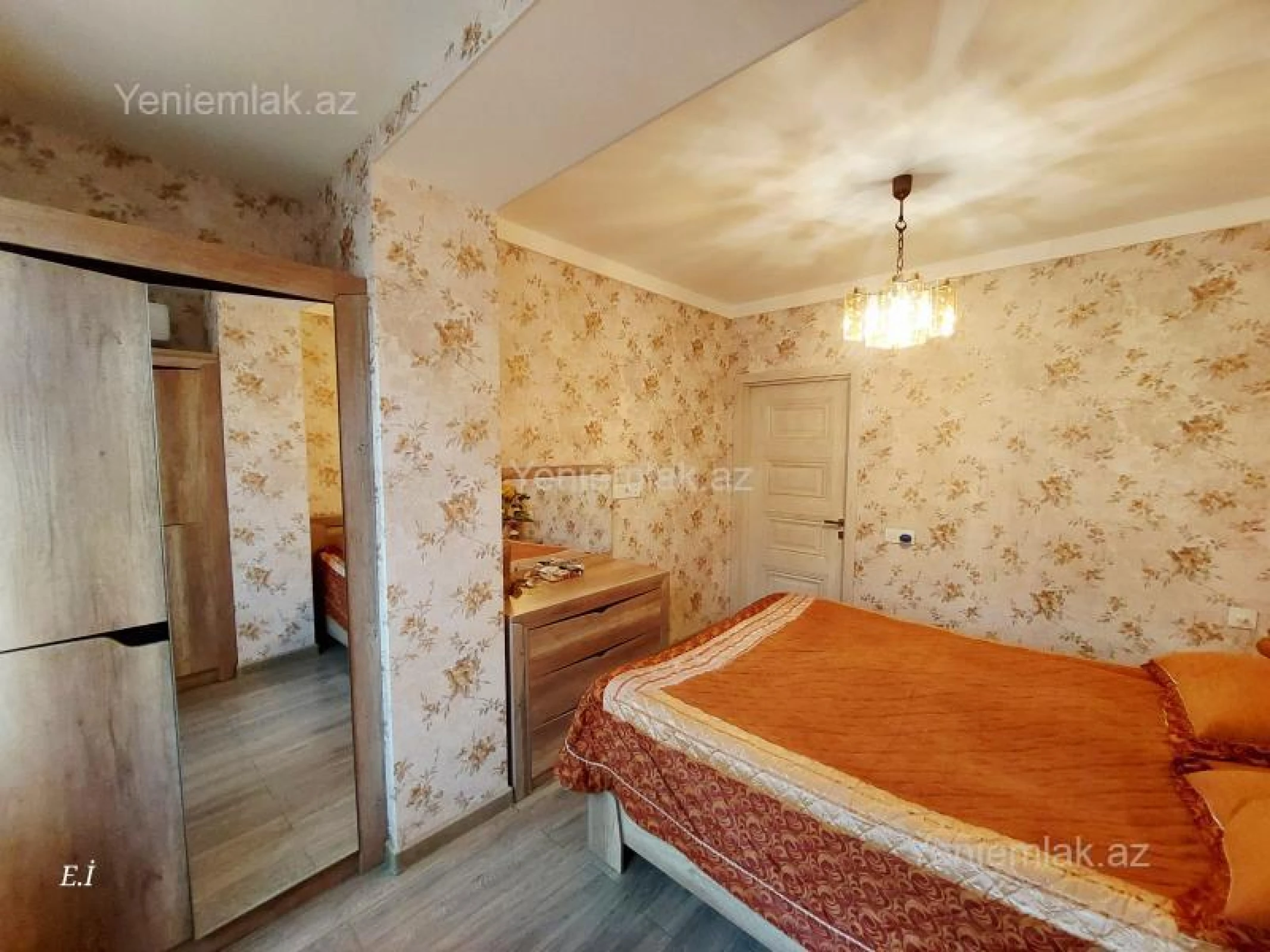 Satılır 3 otaqlı köhnə tikili 75 m²