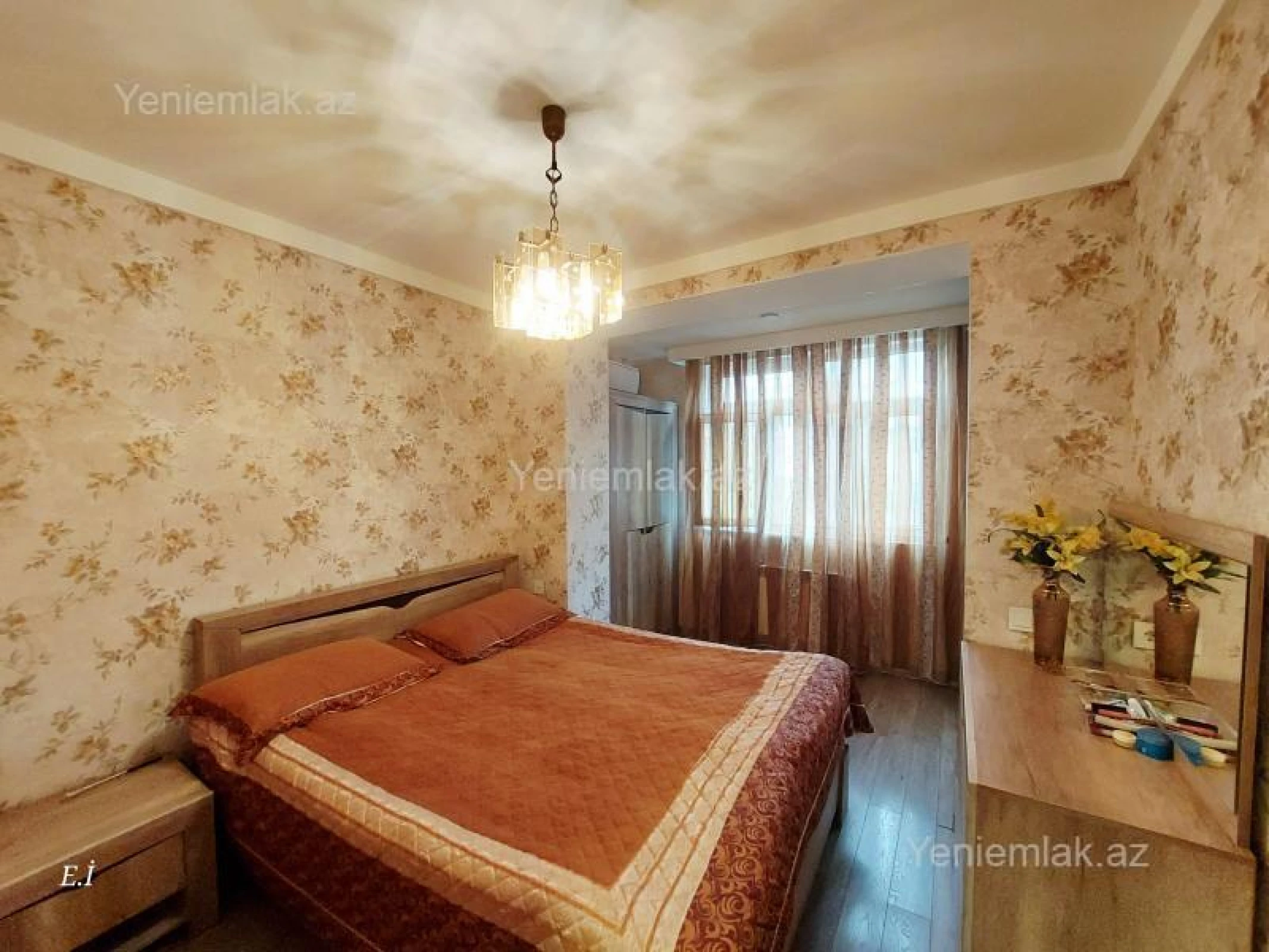 Satılır 3 otaqlı köhnə tikili 75 m²