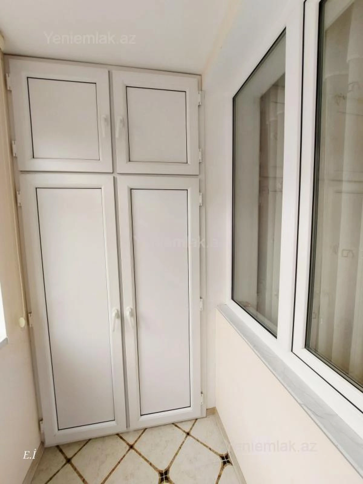 Satılır 3 otaqlı köhnə tikili 75 m²