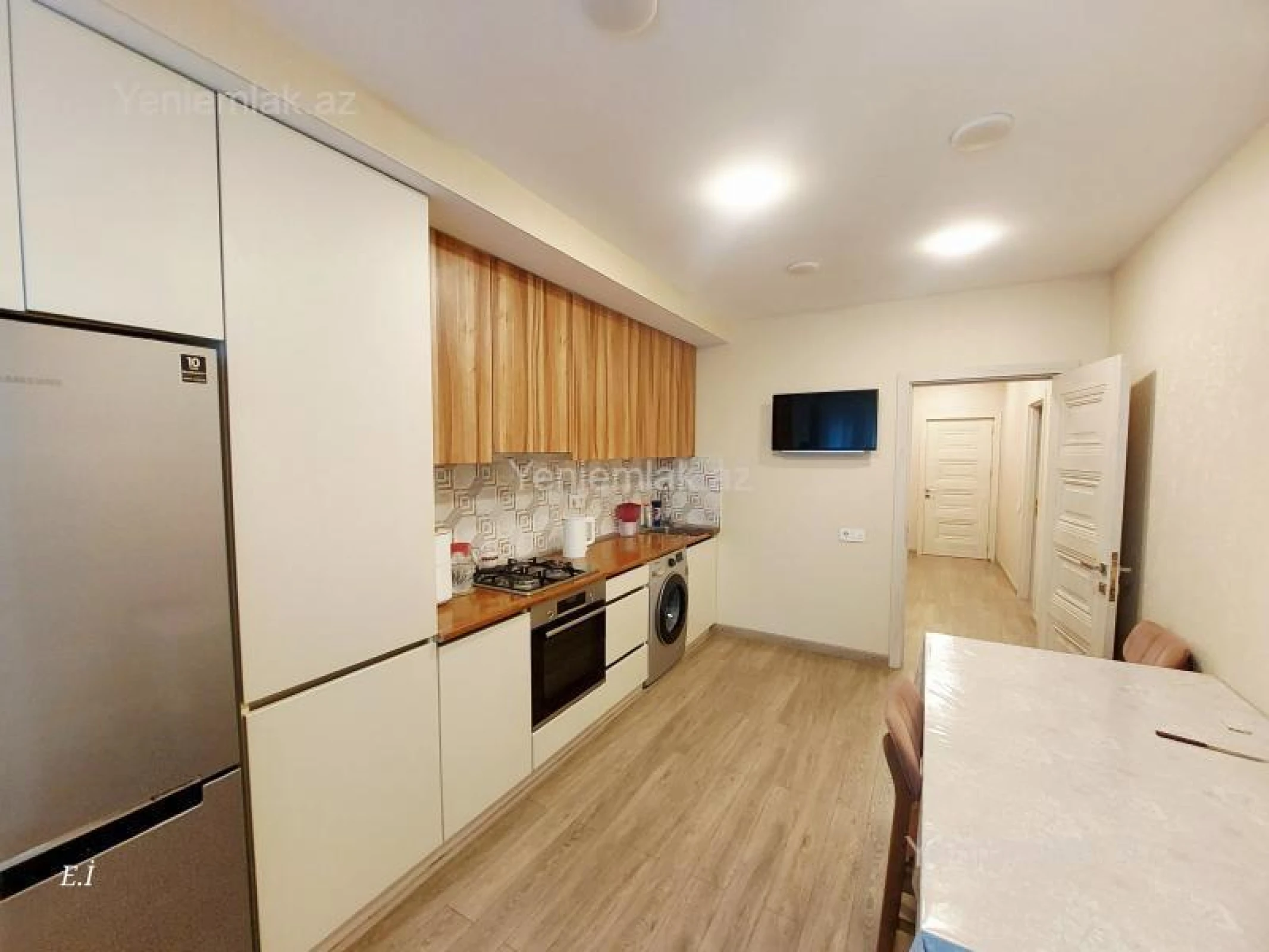 Satılır 3 otaqlı köhnə tikili 75 m²