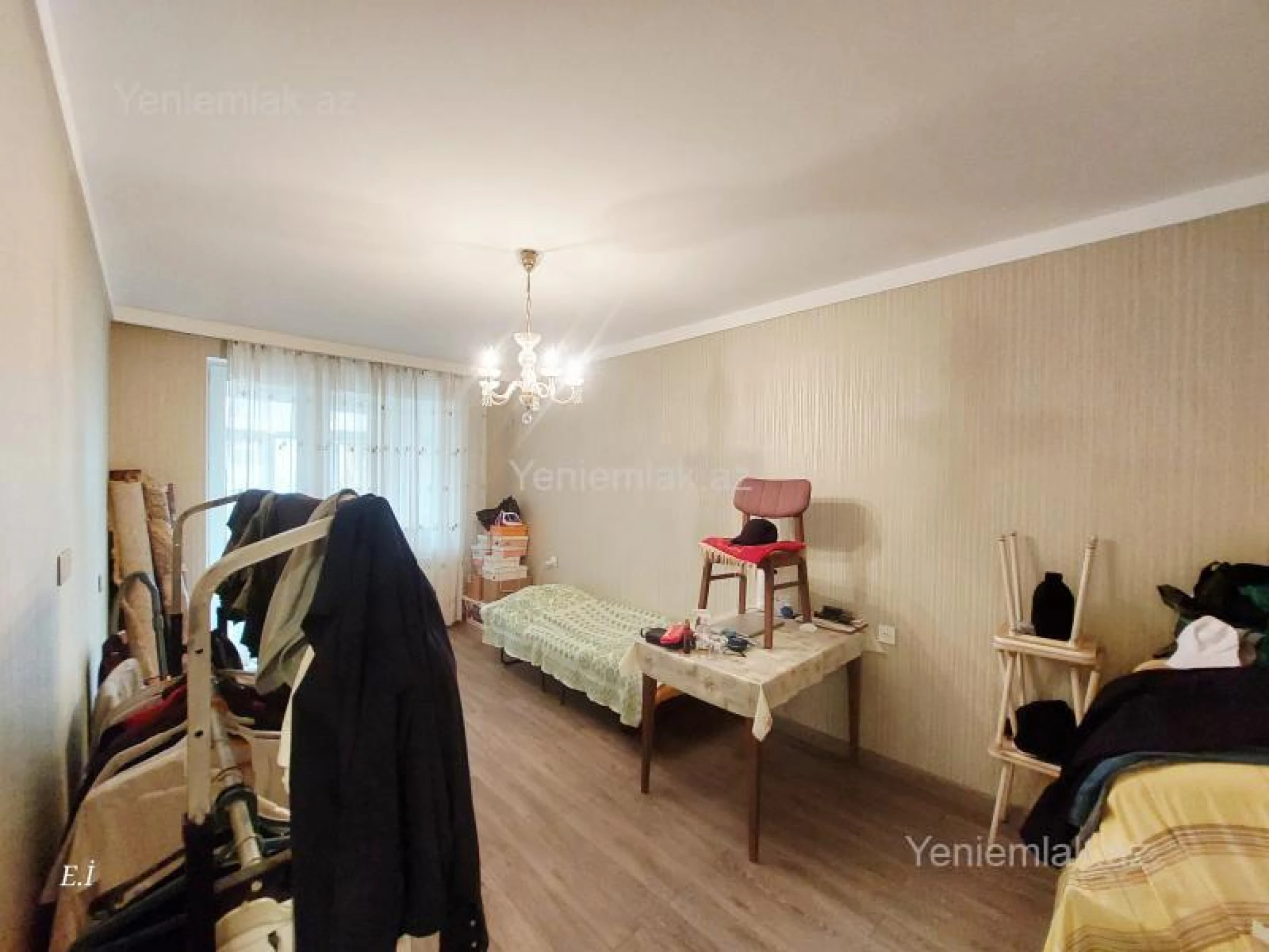 Satılır 3 otaqlı köhnə tikili 75 m²