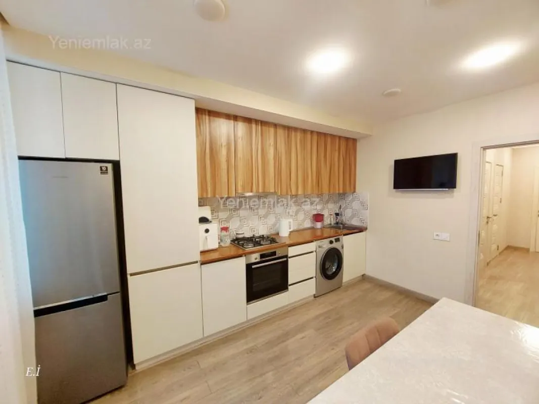 Satılır 3 otaqlı köhnə tikili 75 m²