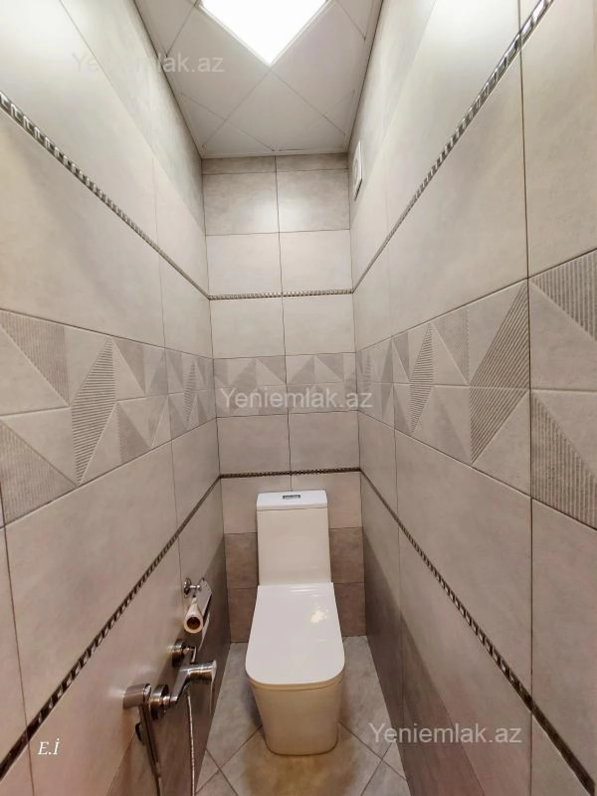 Satılır 3 otaqlı köhnə tikili 75 m²