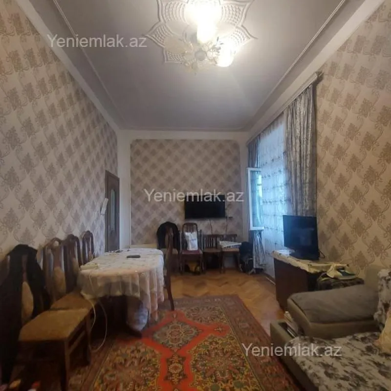 Satılır 2 otaqlı köhnə tikili 47 m²