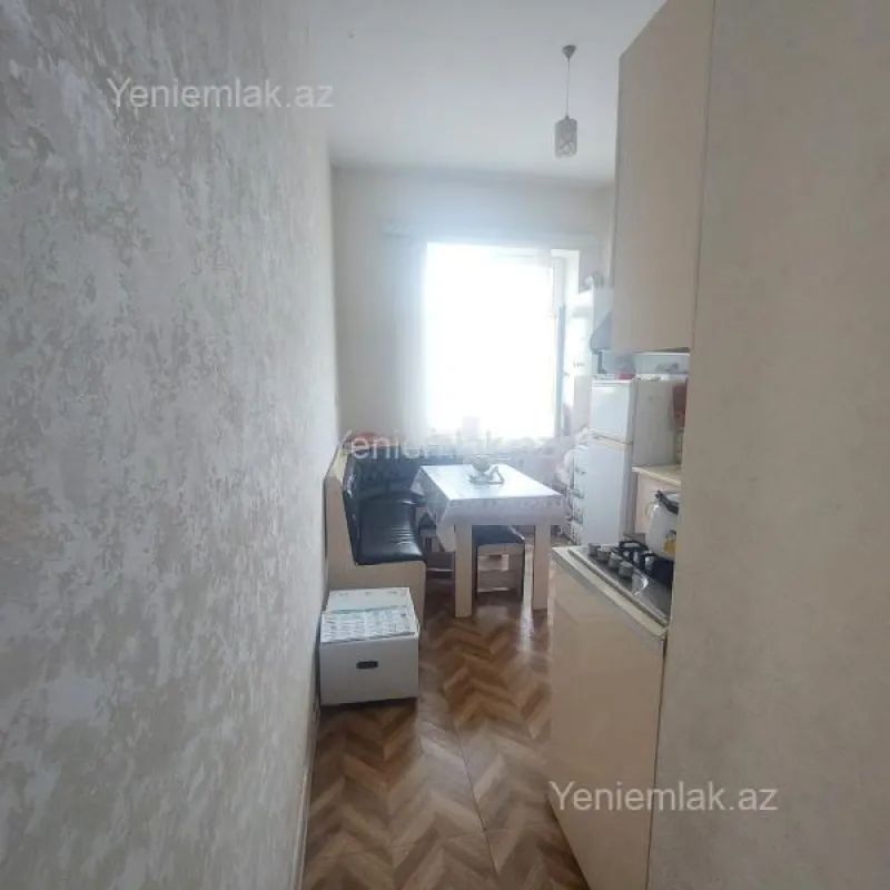 Satılır 2 otaqlı köhnə tikili 47 m²