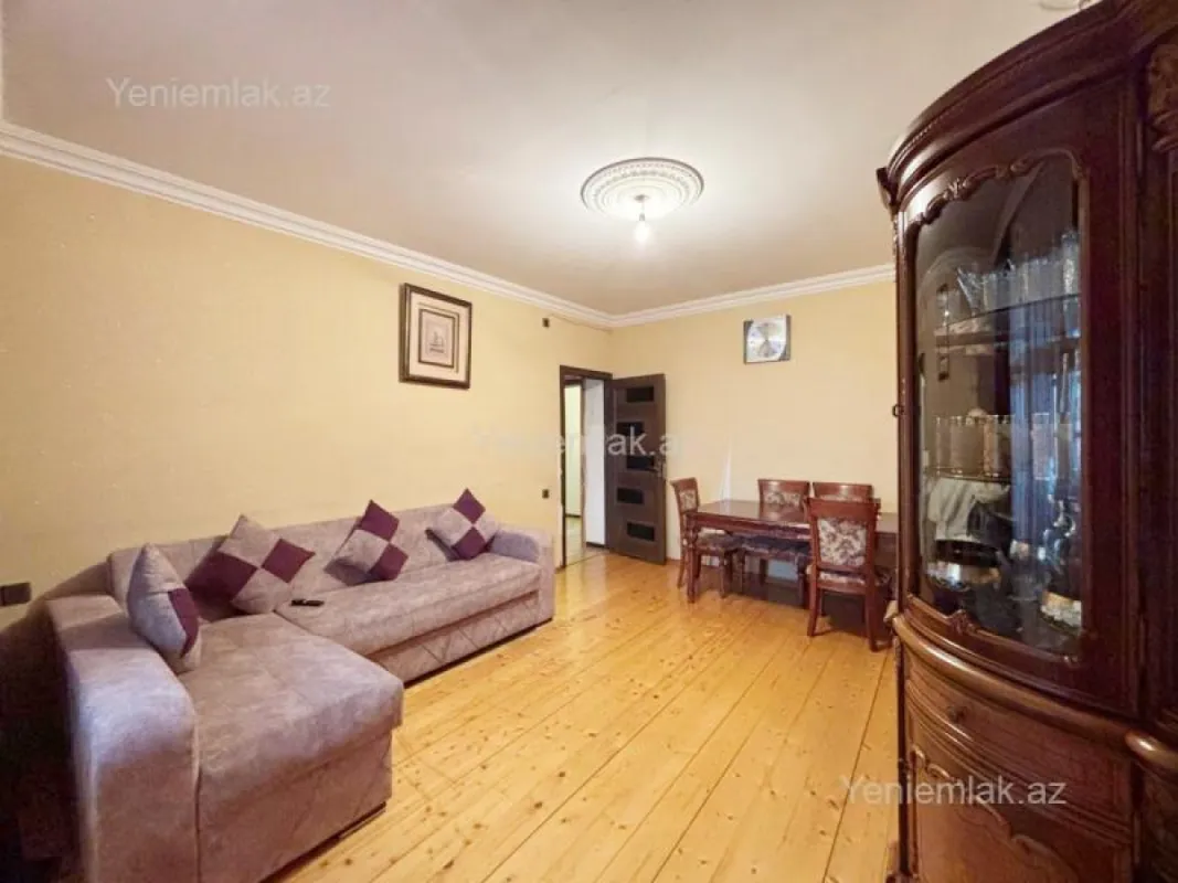 Satılır 3 otaqlı köhnə tikili 80 m²