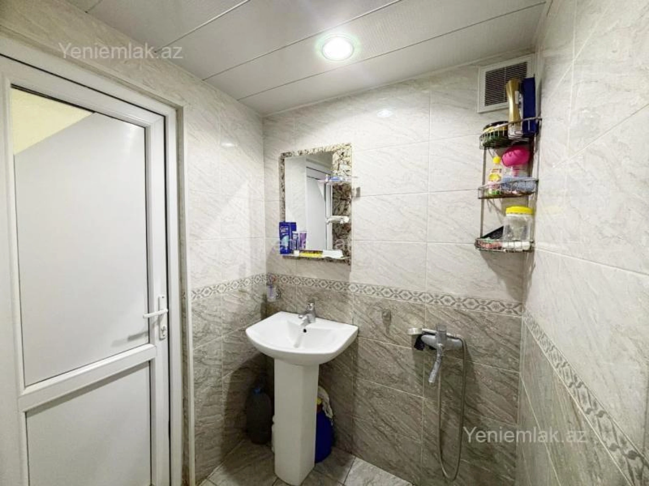 Satılır 3 otaqlı köhnə tikili 80 m²