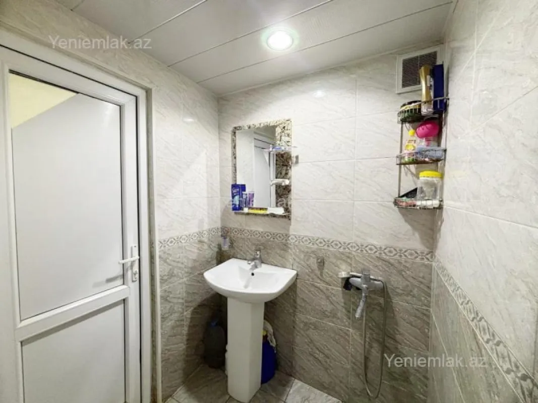 Satılır 3 otaqlı köhnə tikili 80 m²