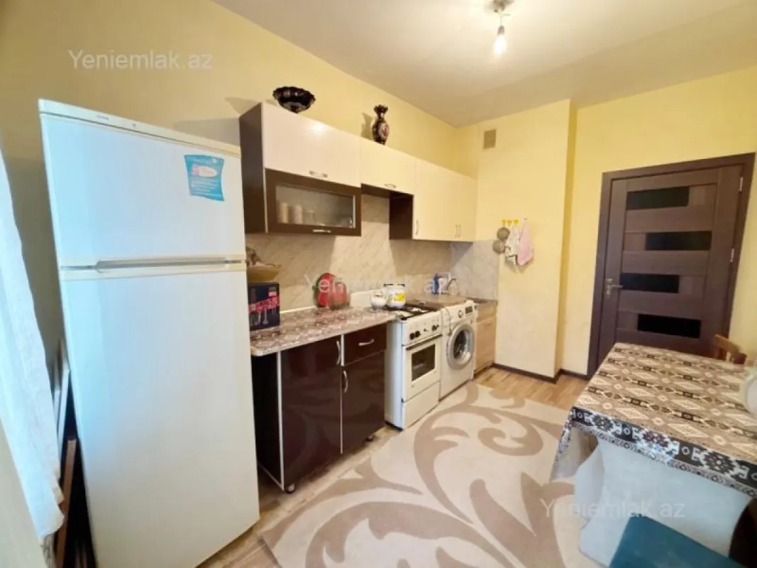 Satılır 3 otaqlı köhnə tikili 80 m²