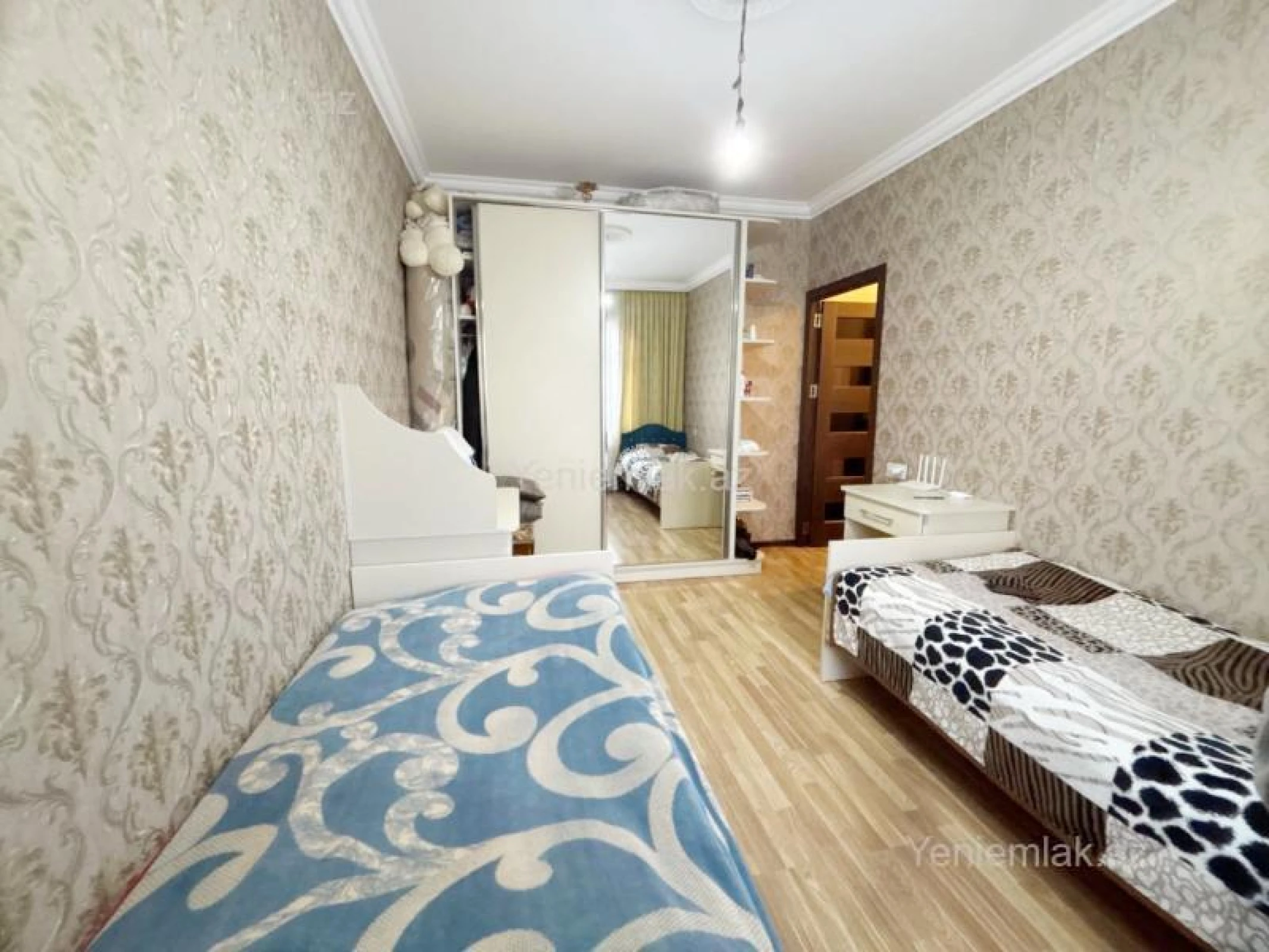 Satılır 3 otaqlı köhnə tikili 80 m²