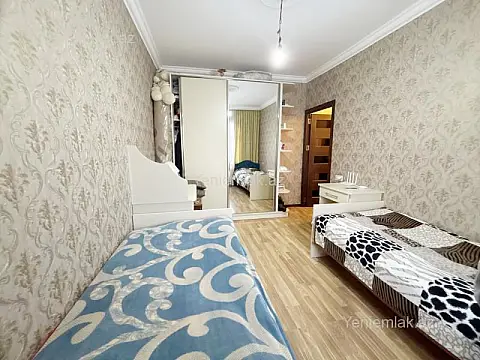Satılır 3 otaqlı köhnə tikili 80 m²