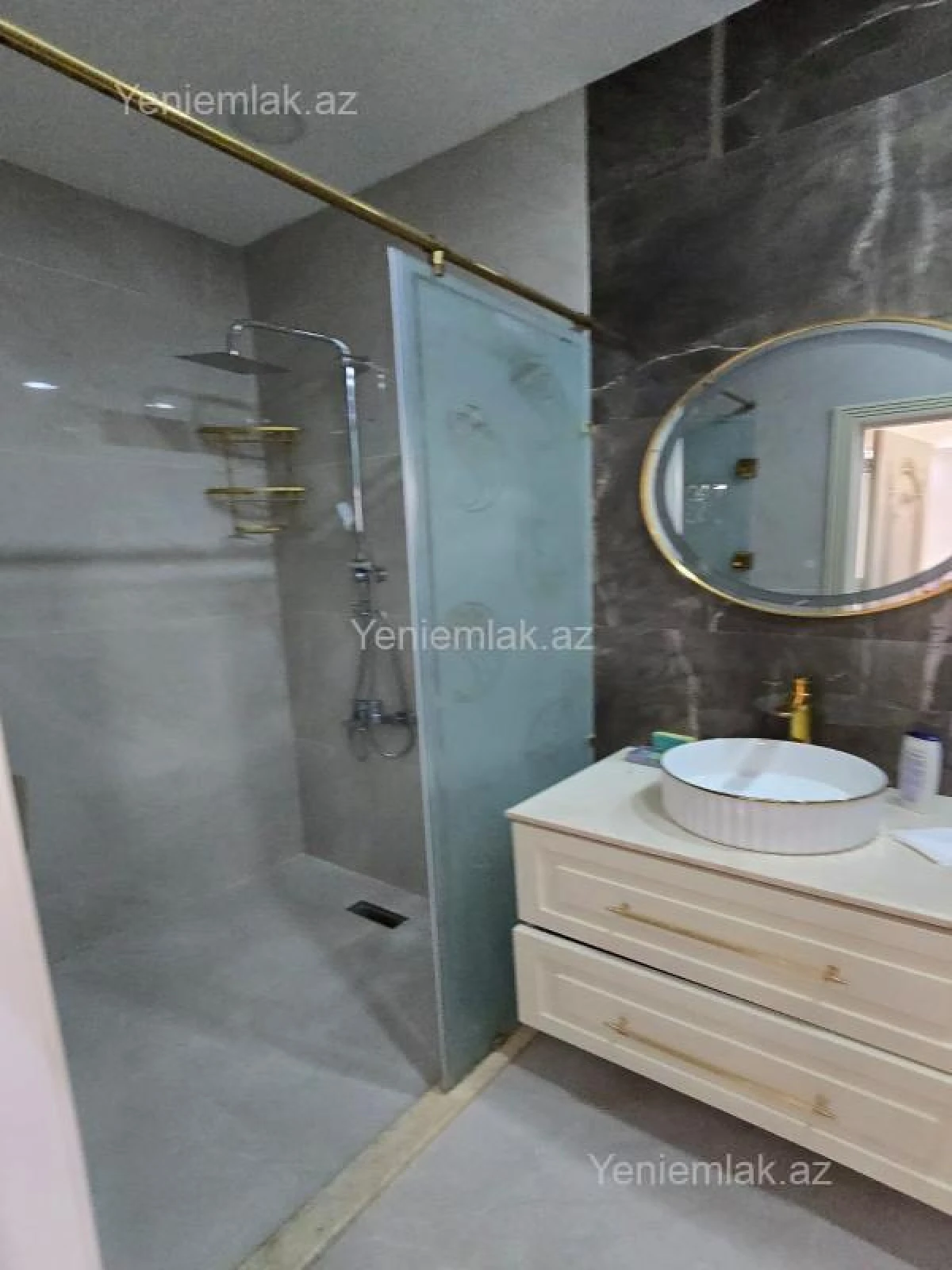 Satılır 3 otaqlı yeni tikili 125 m²