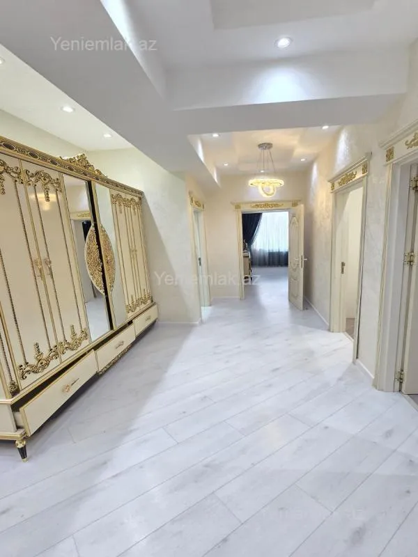 Satılır 3 otaqlı yeni tikili 125 m²