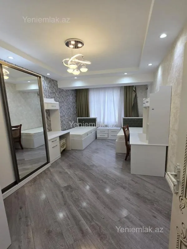 Satılır 3 otaqlı yeni tikili 125 m²
