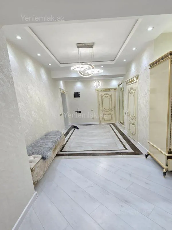 Satılır 3 otaqlı yeni tikili 125 m²