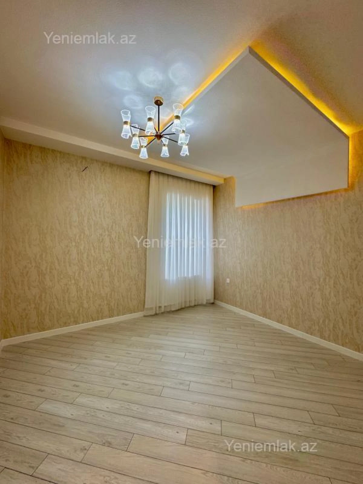 Satılır 5 otaqlı həyət evi 200 m²