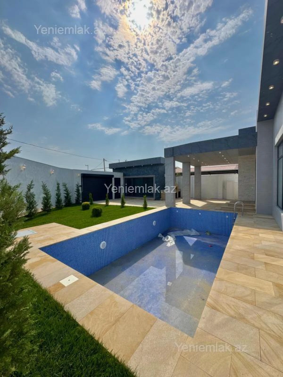 Satılır 5 otaqlı həyət evi 200 m²