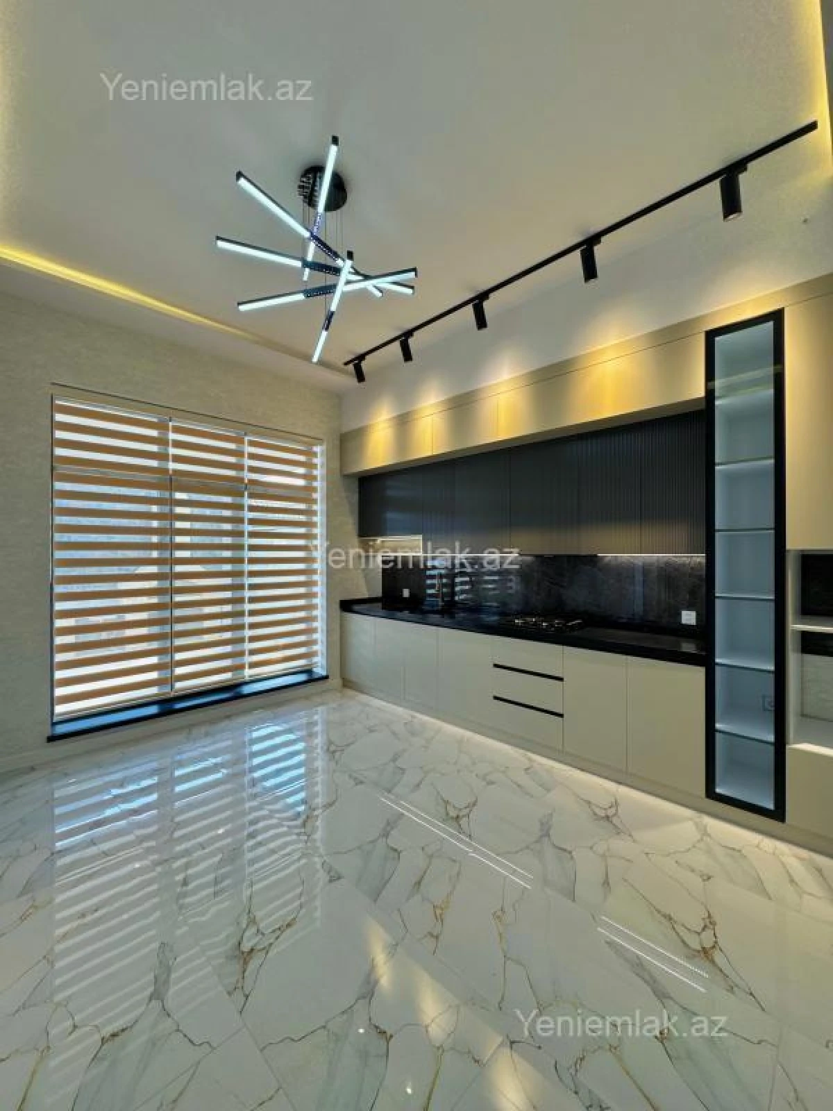 Satılır 5 otaqlı həyət evi 200 m²