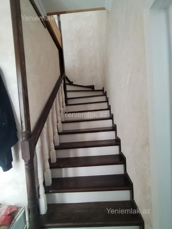 Satılır 4 otaqlı həyət evi 140 m²