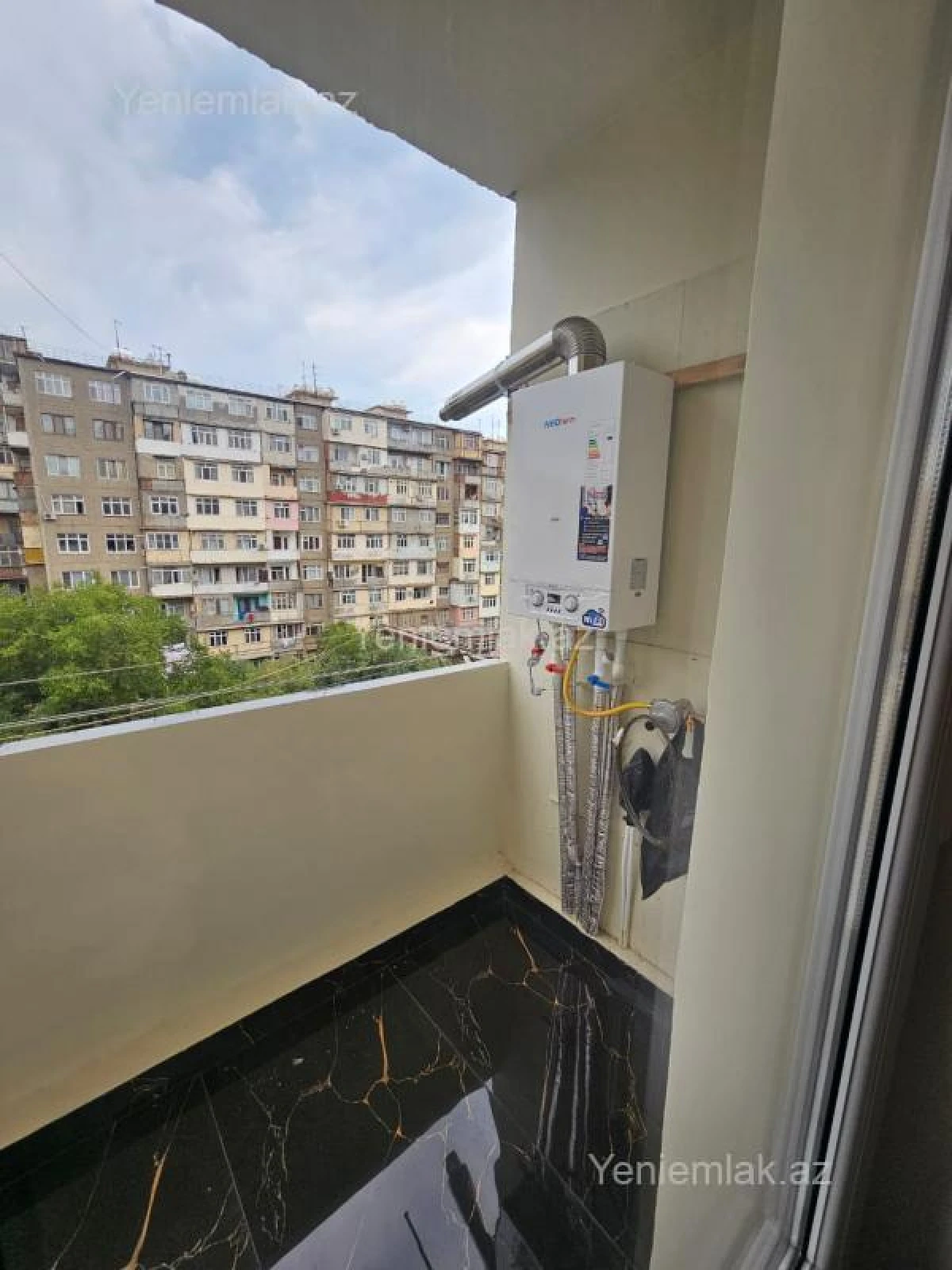 Satılır 3 otaqlı köhnə tikili 75 m²