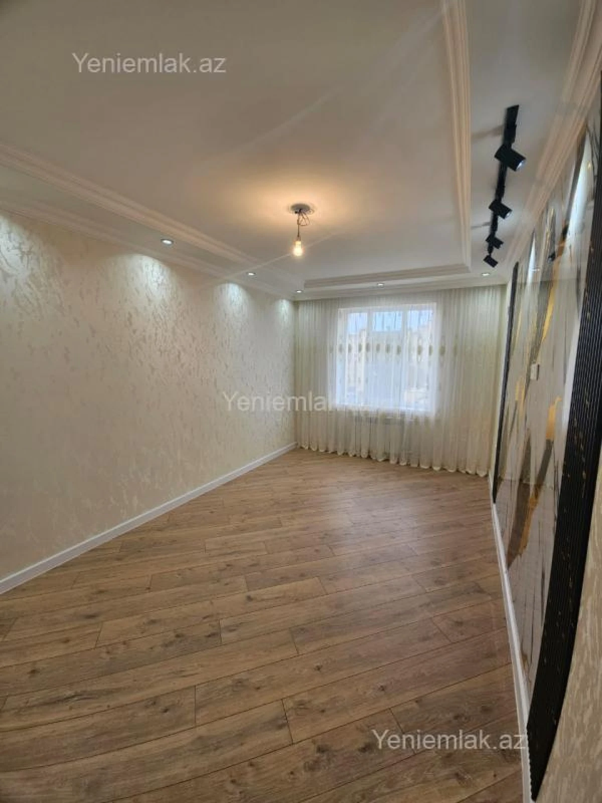 Satılır 3 otaqlı köhnə tikili 75 m²