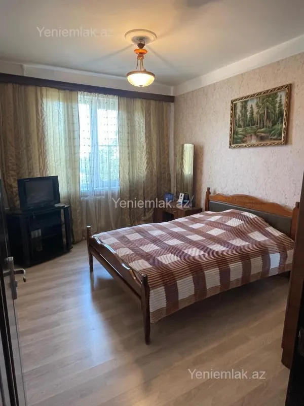 Satılır 3 otaqlı köhnə tikili 80 m²