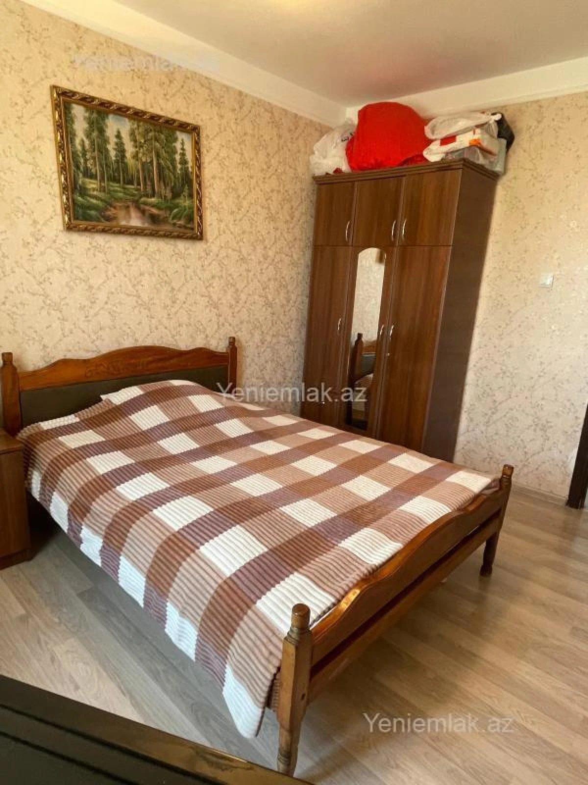 Satılır 3 otaqlı köhnə tikili 80 m²