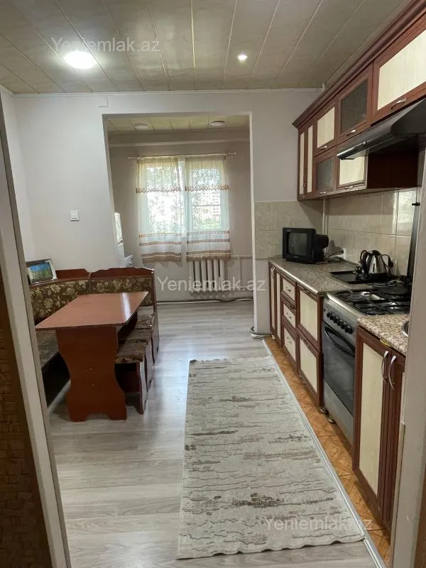 Satılır 3 otaqlı köhnə tikili 80 m²