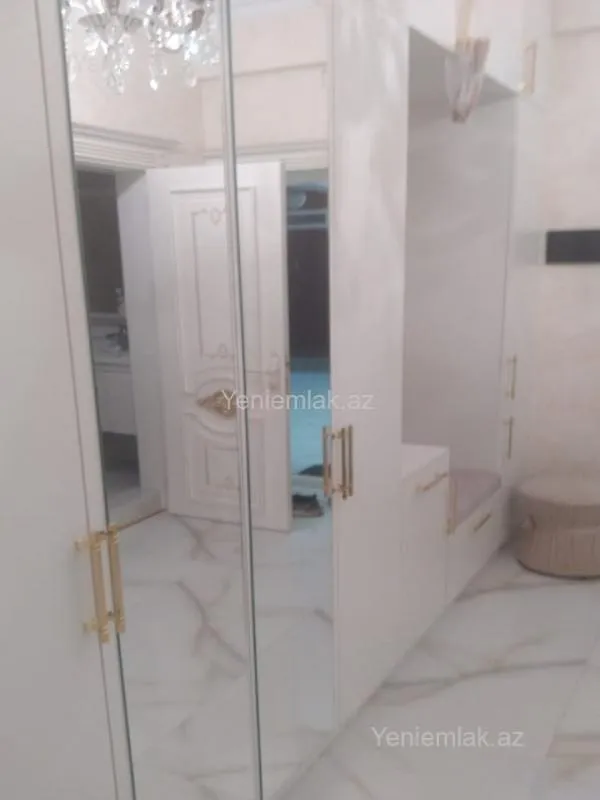 Satılır 3 otaqlı yeni tikili 130 m²