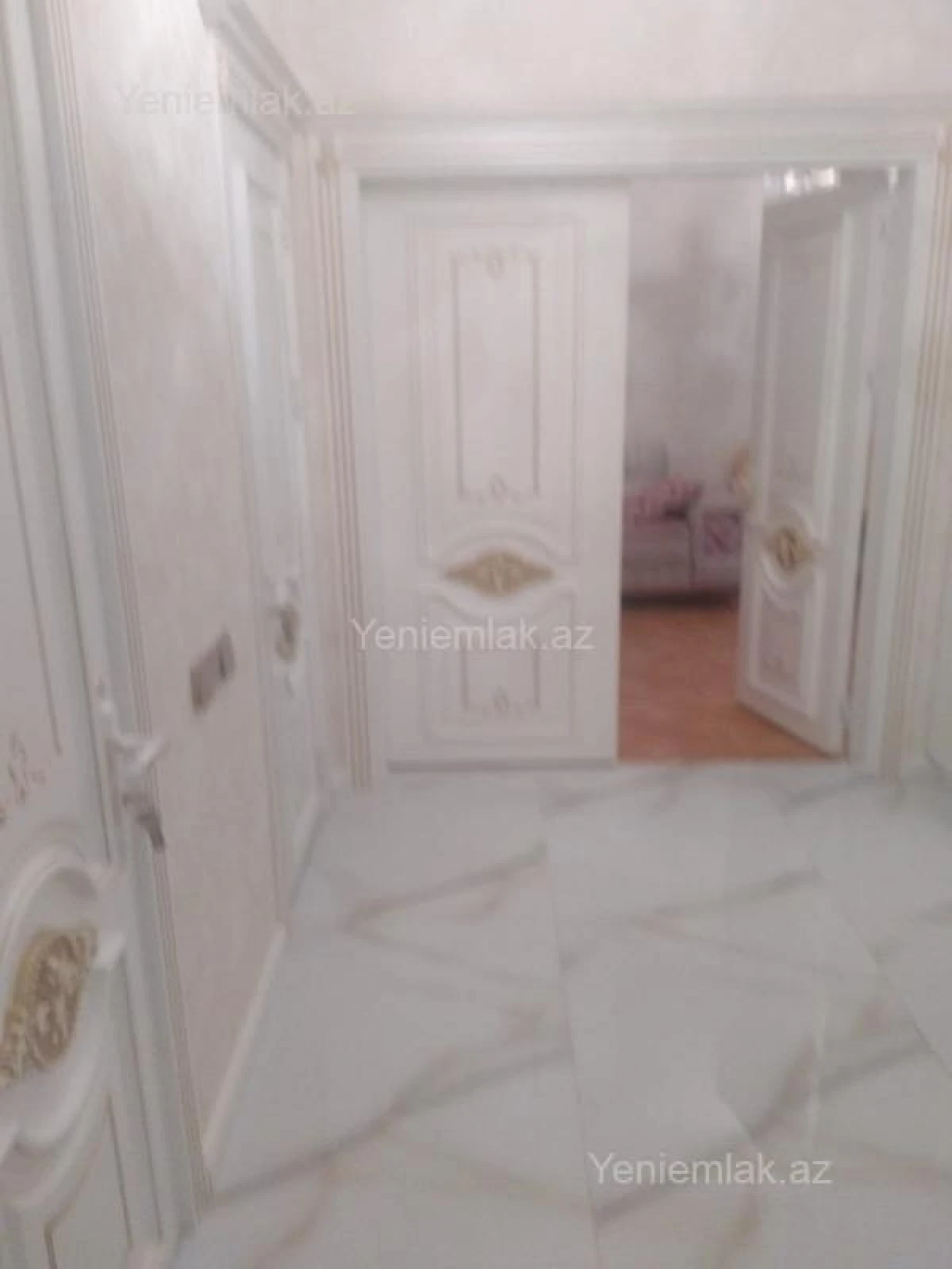 Satılır 3 otaqlı yeni tikili 130 m²