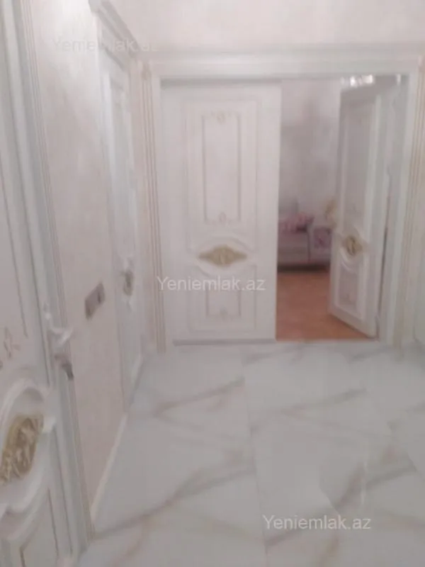 Satılır 3 otaqlı yeni tikili 130 m²