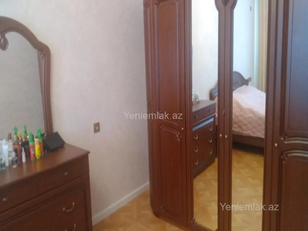 Satılır 3 otaqlı yeni tikili 130 m²