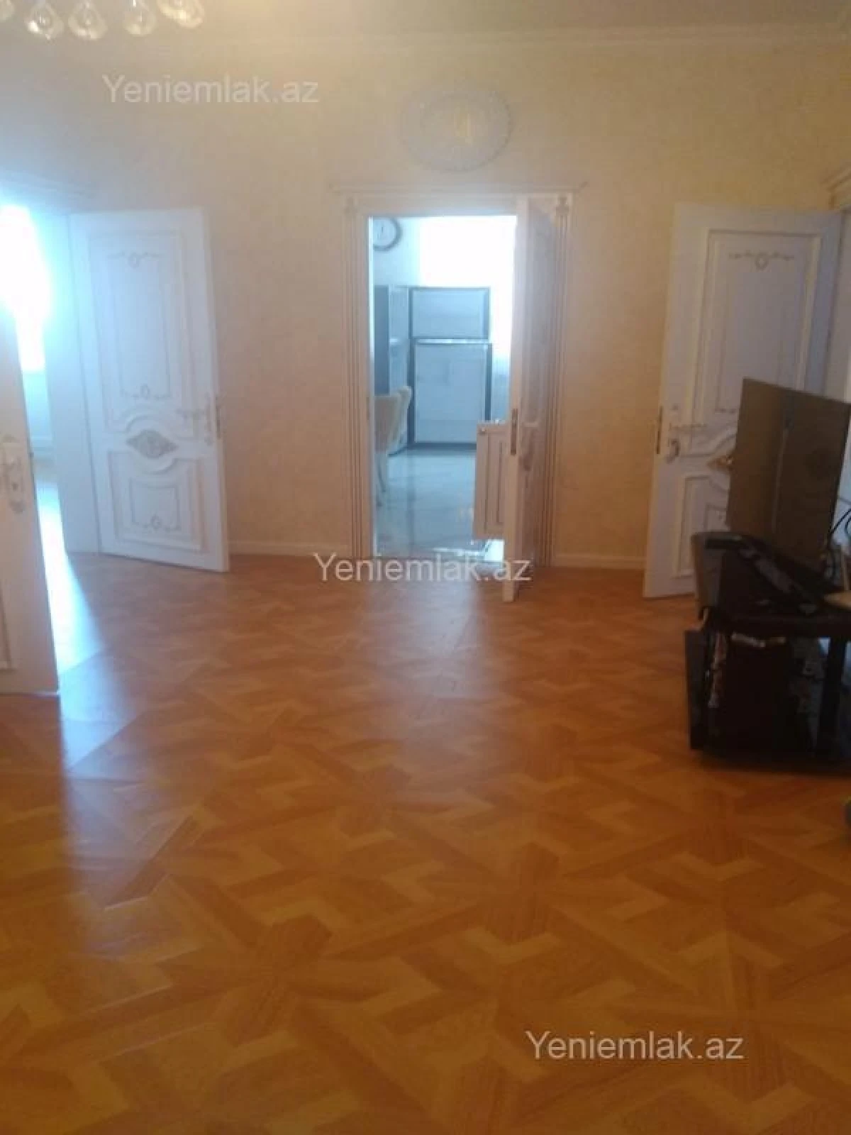 Satılır 3 otaqlı yeni tikili 130 m²